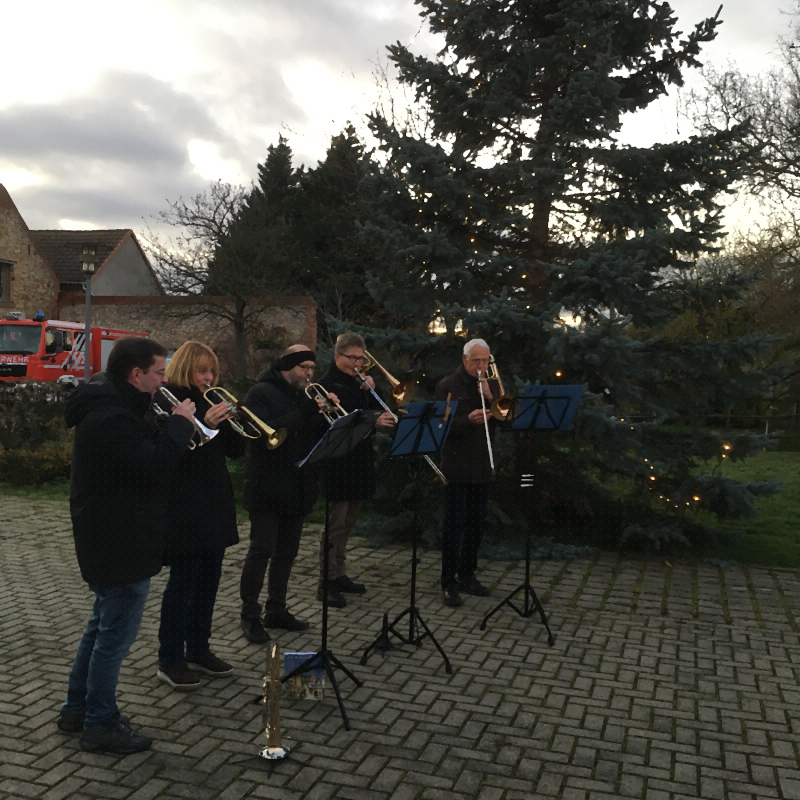 Advent_Gemeindehof_Pechau_2_800.jpg